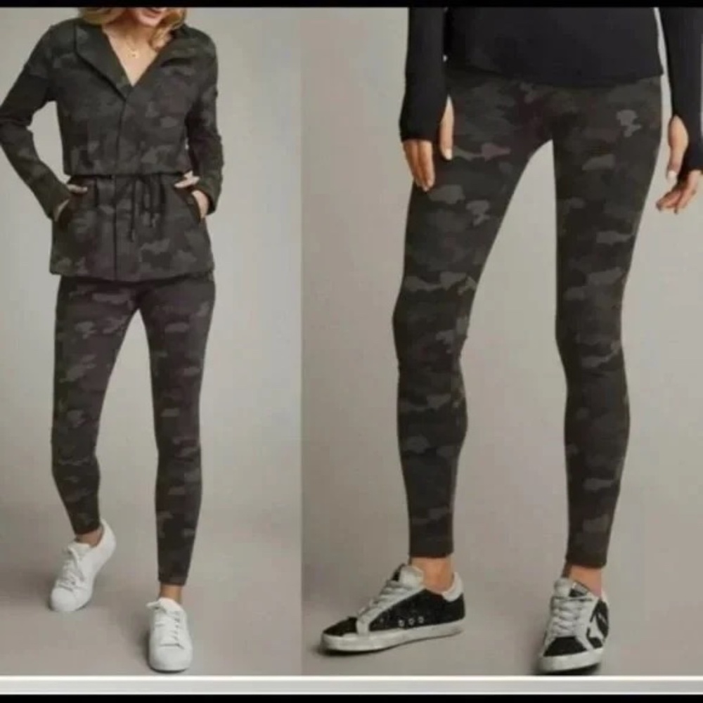 Cabi ATC Gray Camouflage Leggings Size M